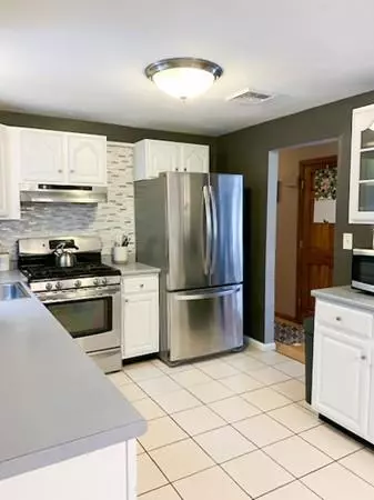 Lowell, MA 01854,170 Freda Ln