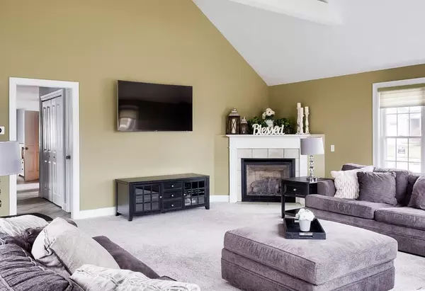 Rutland, MA 01543,27 Marjorie Lane