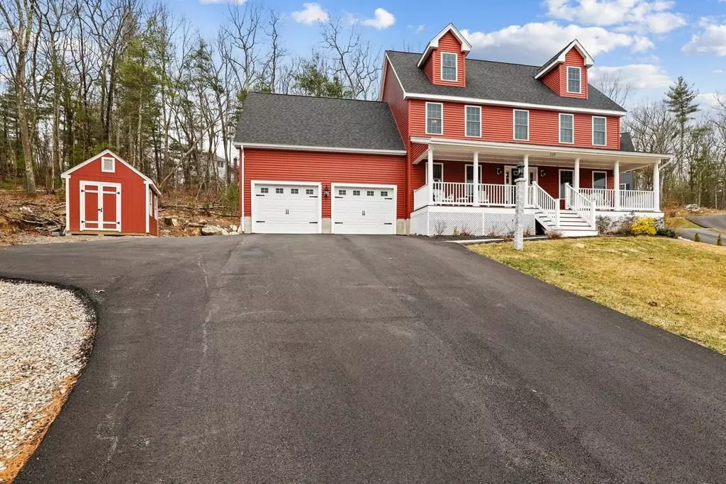 Northbridge, MA 01534,229 Fir Hill Ln