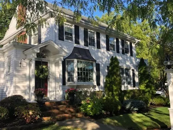 2 Ardsmoor Rd, Melrose, MA 02176