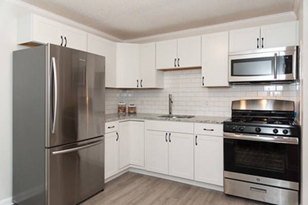 Salem, NH 03079,1 Lancelot Ct #7