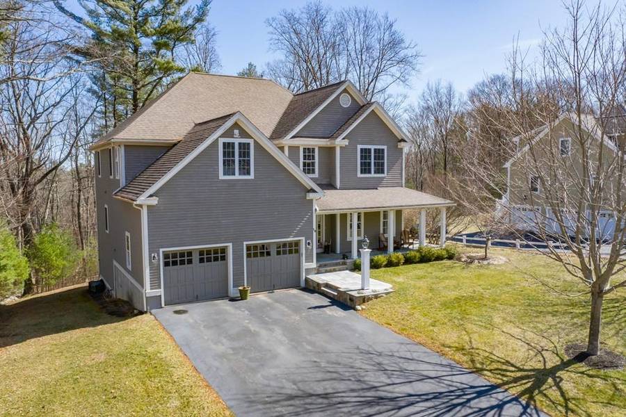 10 Londonderry Lane, Georgetown, MA 01833