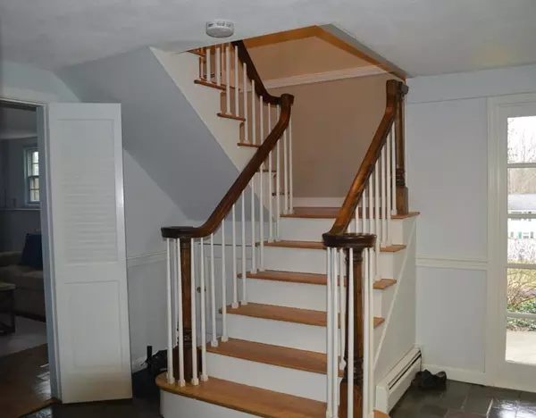 Acton, MA 01720,19 Olde Surrey Drive