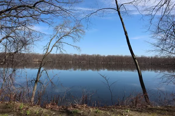 Agawam, MA 01001,27-29 Riverview Avenue