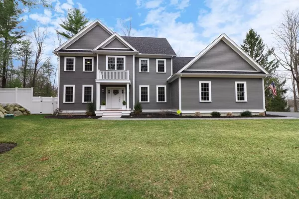 6 Hart Rd, Lynnfield, MA 01940