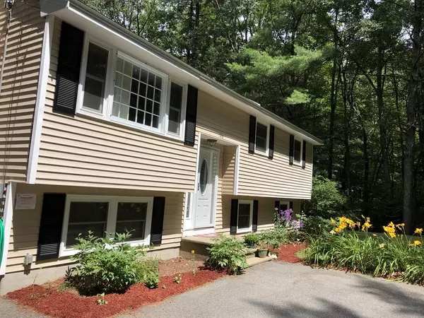 149 Townsend St, Pepperell, MA 01463