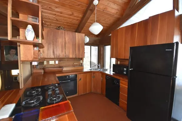 Shutesbury, MA 01072,711 Wendell Road