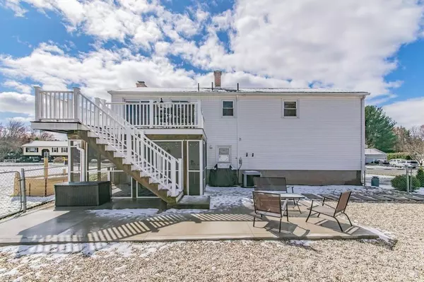 Agawam, MA 01001,102 Country Road