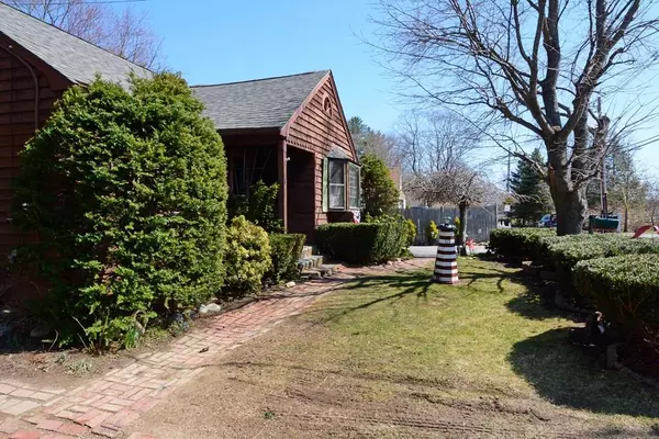 Ipswich, MA 01938,8 Lakemans Ln