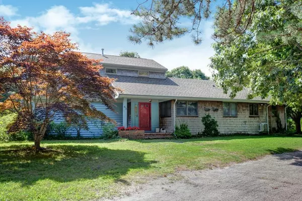 43 Pasture Rd, Bourne, MA 02532