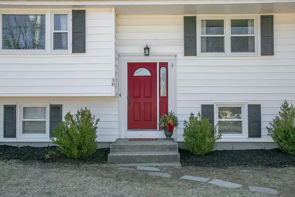 Abington, MA 02351,38 Loganberry Dr