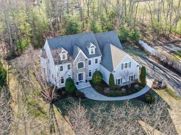 39 Connelly Hill Rd, Hopkinton, MA 01748