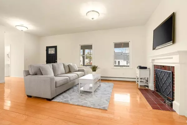 Wayland, MA 01778,32 Leary St