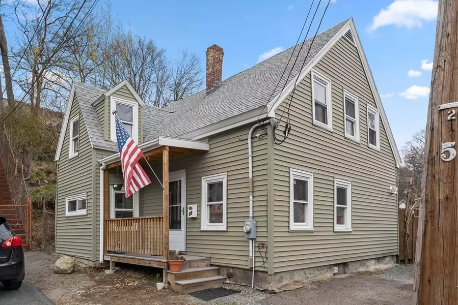 33 Essex Court, Lynn, MA 01902