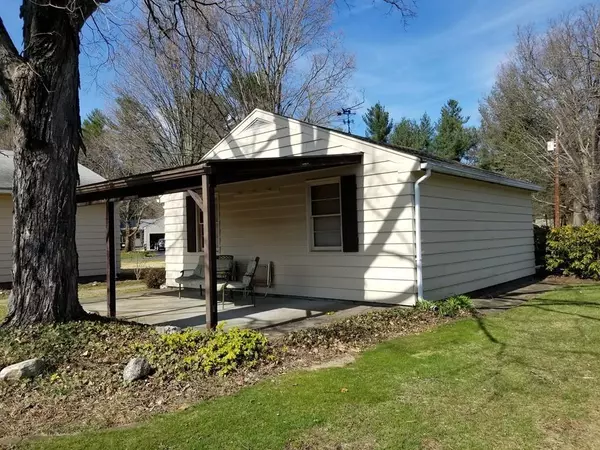 Westfield, MA 01085,96 Apple Blossom Ln