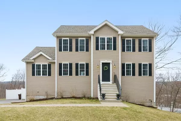 86 Elmwood St, Auburn, MA 01501