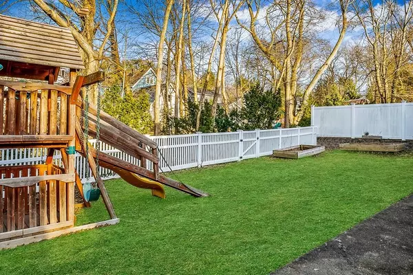 Milton, MA 02186,111 Elm St