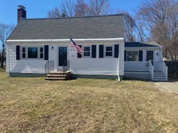 8 Carlida Rd, Groveland, MA 01834