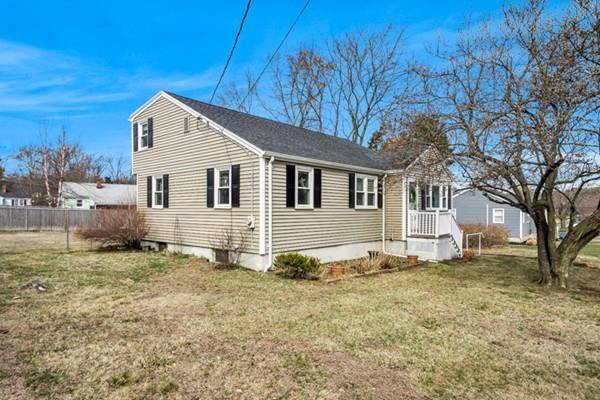 12 Penny Rd, Woburn, MA 01801