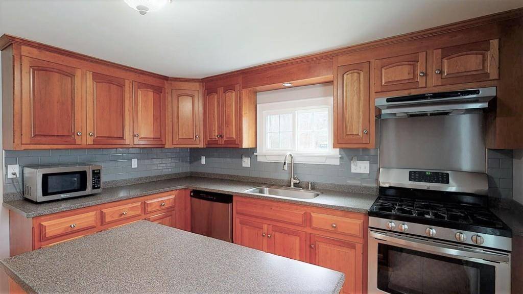 Douglas, MA 01516,13 Martin Rd
