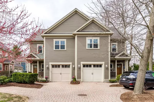 8 Cragmore Rd #8, Newton, MA 02464
