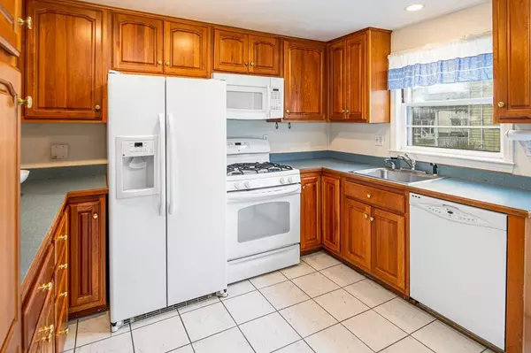 Milton, MA 02186,238 Thacher