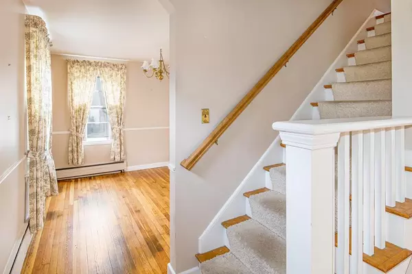 Milton, MA 02186,238 Thacher