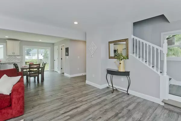 Springfield, MA 01118,52 Canterbury Road
