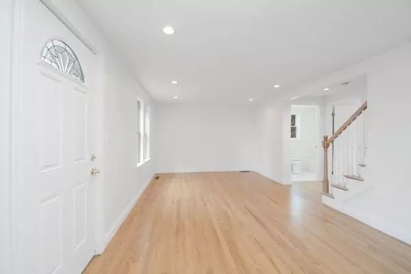 Boxborough, MA 01719,662 Old Harvard Rd.