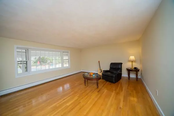 Acton, MA 01720,5 Wayside Ln