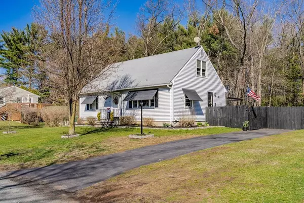 Westfield, MA 01085,22 Pinewood Ln