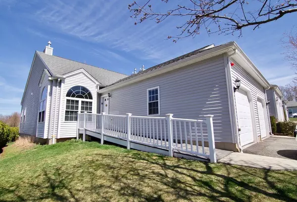 Agawam, MA 01001,136 Brookfield Ln #136