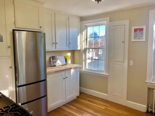 Lexington, MA 02421,16 Bowker St