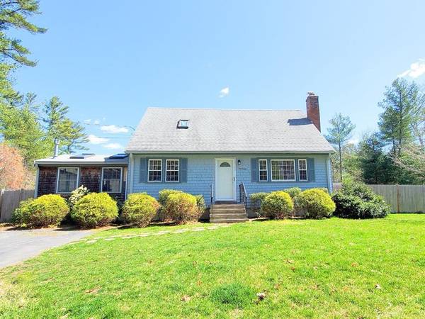 22 Edgewood Rd, Carver, MA 02330