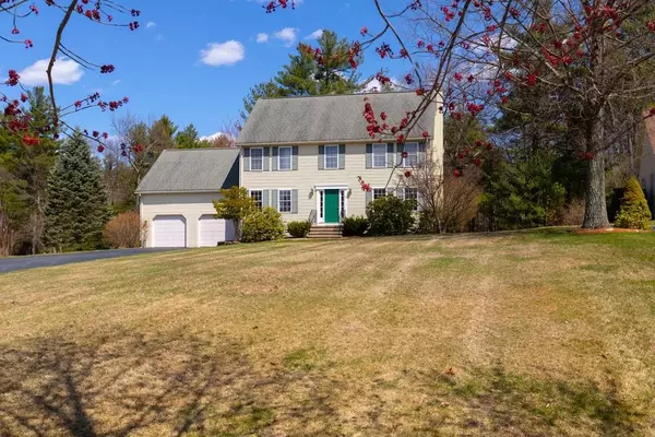 33 Russells Way, Westford, MA 01886