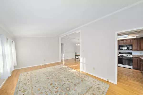 Rockland, MA 02370,6 Hickory Circle