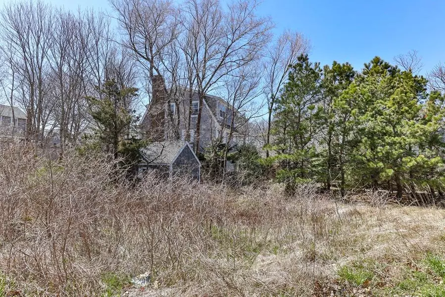 343 Bradford St, Provincetown, MA 02657