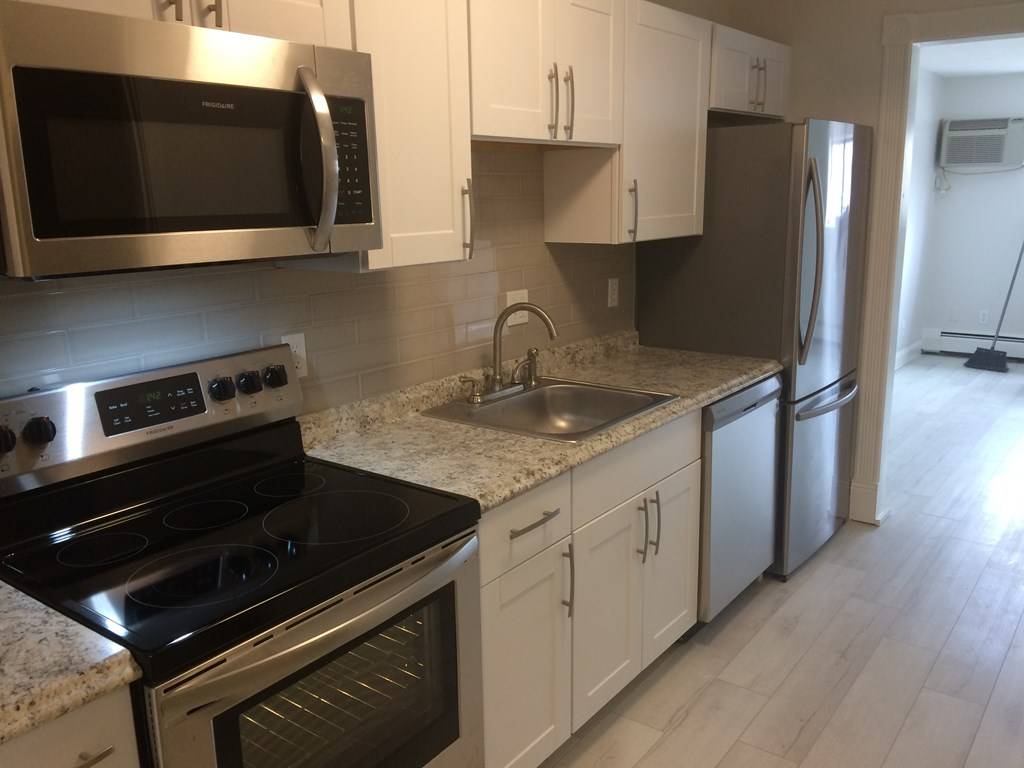 45 Macy St #104C, Amesbury, MA 01913