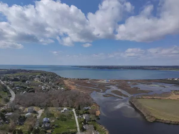 Tiverton, RI 02878,15 Faria Way