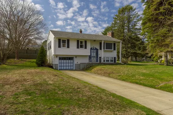 15 Faria Way, Tiverton, RI 02878