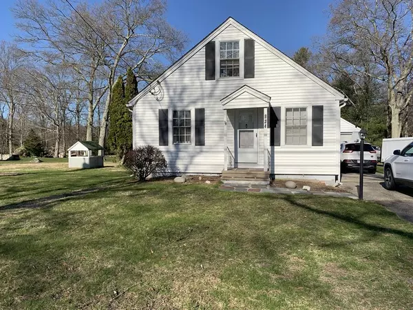 934 Pine St, Seekonk, MA 02771