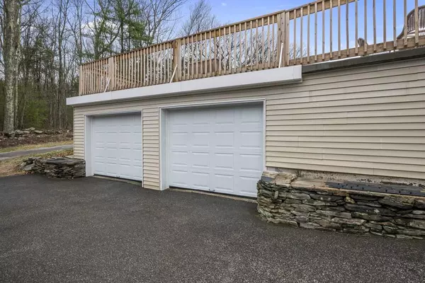 Charlton, MA 01507,52 Davidson Rd