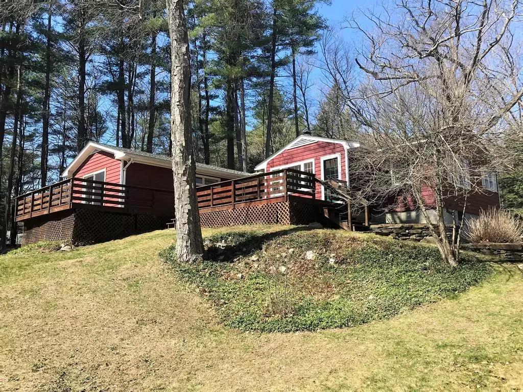 Leverett, MA 01054,63 Juggler Meadow Road