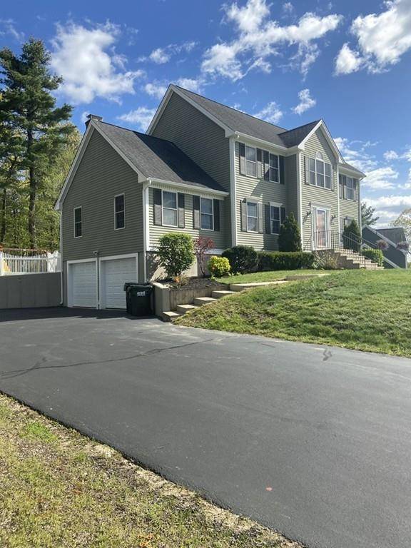 198 Hillcrest Rd, Northbridge, MA 01588