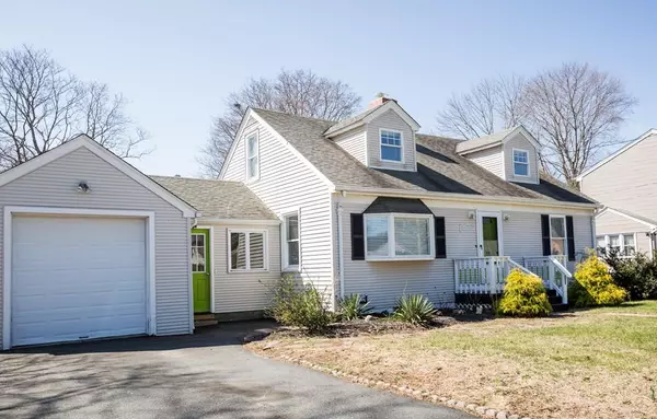 31 Willow Road, Smithfield, RI 02828