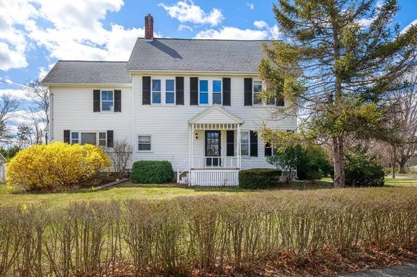 51 Pleasant St, Hingham, MA 02043