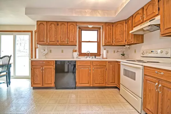 Plainville, MA 02762,4 Water Dr