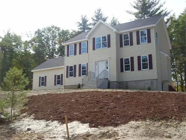 88 Northbridge Rd, Mendon, MA 01756