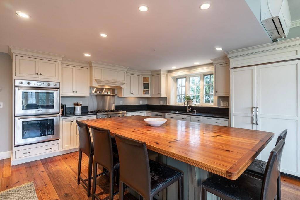 Cohasset, MA 02025,69 Elm St