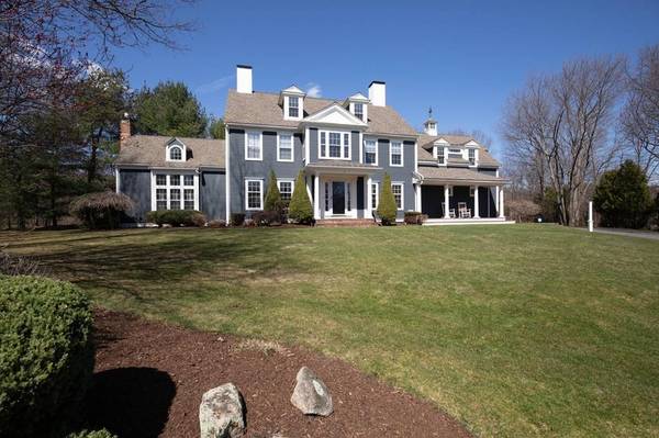 2 Franklin Rodgers Rd, Hingham, MA 02043